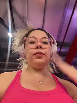 brooklynivy online show from February 13, 11:01 am