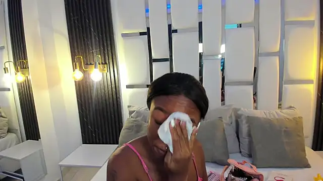 Snapshot of mia_schwarz chatting on October 8, 10:03 pm mia schwarz online show from October 8, 10:03 pm