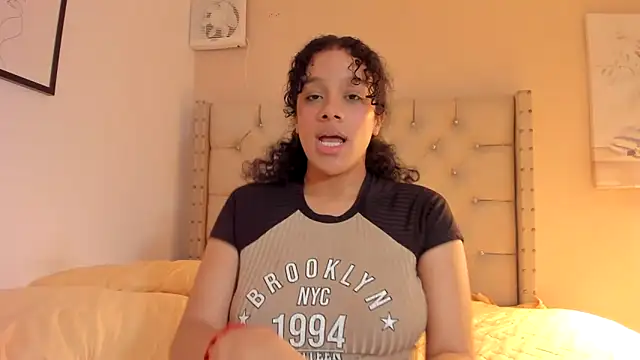 vanesasexyhot21 online show from February 24, 7:18 am