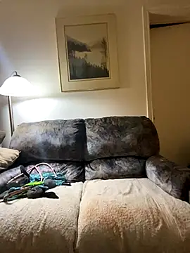 kikiwonderbar online show from December 4, 1:30 am