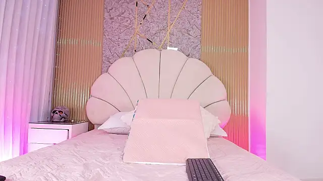 aisha sh online show from November 4, 12:10 pm