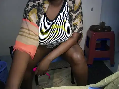 shante001 online show from March 23, 6:47 pm