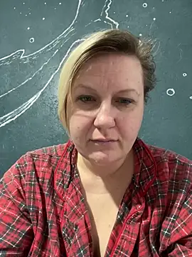 CuteHanna online show from December 18, 8:30 am