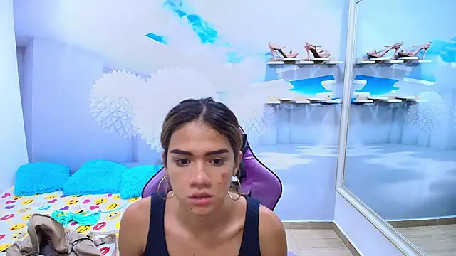 DEMI LEED online show from April 4, 12:26 pm