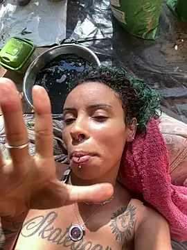 sammoura01 online show from May 5, 5:38 pm