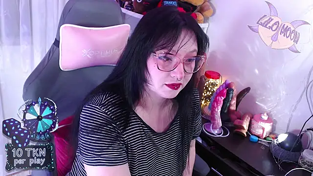 LiloMoon69 online show from January 8, 8:13 pm