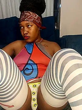 Snapshot of Pretty_tiffany chatting on October 8, 10:58 pm Pretty tiffany online show from October 8, 10:58 pm