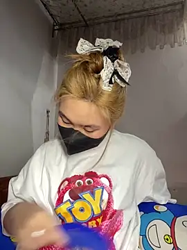 Odette68 online show from April 21, 3:02 am