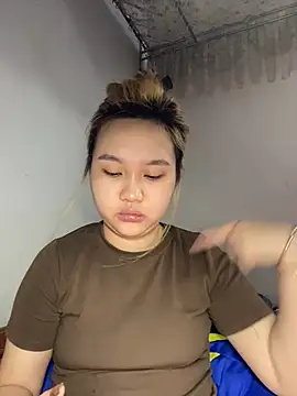 Odette68 online show from June 12, 5:37 am