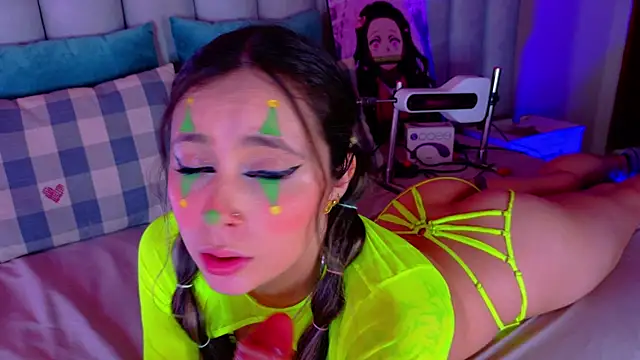 AmbarHills 1 online show from October 30, 1:12 pm