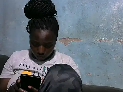 Snapshot of sweet_gal01 chatting on September 24, 7:35 pm sweet gal01 online show from September 24, 7:35 pm