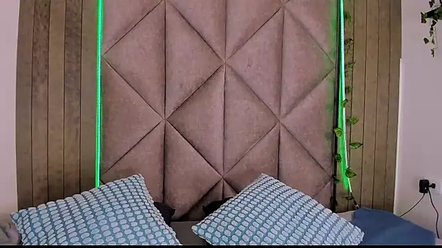 AbbyWathson online show from November 26, 11:55 am