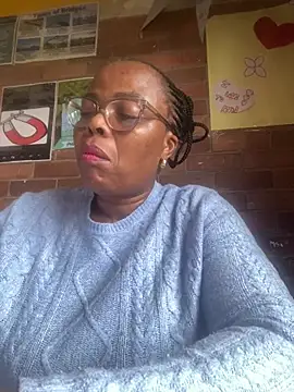 Nomthie online show from March 21, 6:40 am