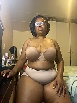 Nomthie online show from November 25, 9:04 pm