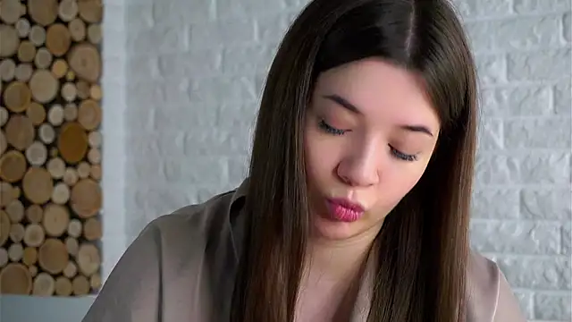 LowOncoming online show from February 2, 3:16 am