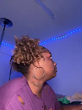 LillShayy online show from March 4, 4:30 am