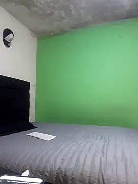 Snapshot of yuliparis chatting on September 30, 7:14 am yuliparis online show from September 30, 7:14 am