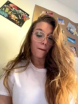 Lalalynn online show from November 9, 6:59 pm