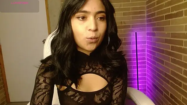 helenacyruss online show from February 19, 7:13 pm