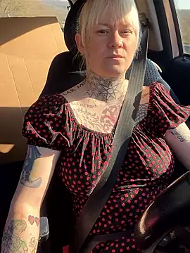 poussichienne online show from February 27, 10:15 am