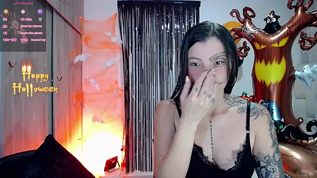 Snapshot of basic_Instinct chatting on October 15, 10:40 am basic Instinct online show from October 15, 10:40 am