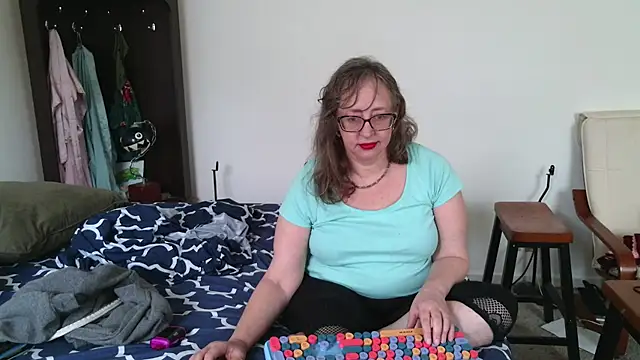 Snapshot of LilyLuscious chatting on September 13, 6:05 pm LilyLuscious online show from September 13, 6:05 pm