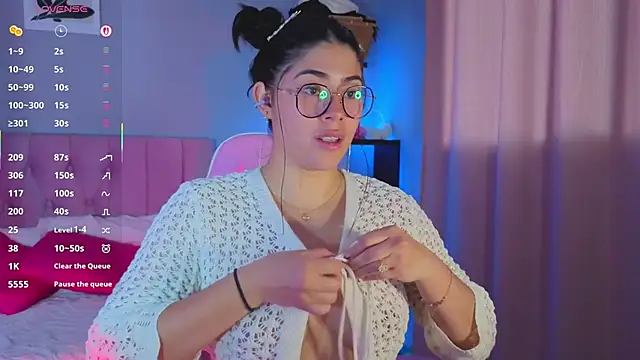 LoaLuxury online show from October 7, 5:50 pm