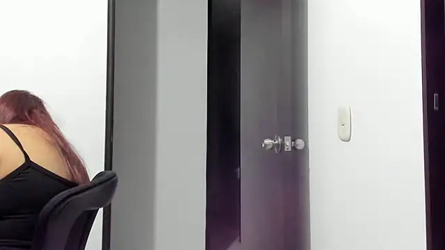 Rebecagiraut online show from February 5, 1:52 am