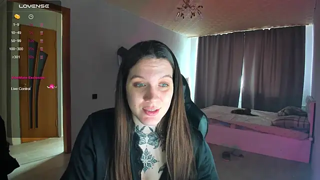 AizaRose online show from March 2, 7:15 am