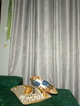 Yoyo   online show from March 11, 10:12 pm