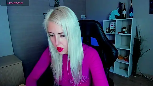 Snapshot of Mermaid_N chatting on October 2, 2:05 am Mermaid N online show from October 2, 2:05 am
