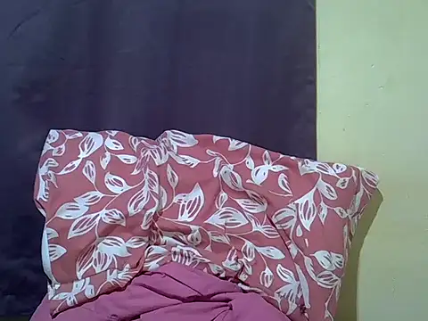 Snapshot of elukh4499 chatting on October 9, 2:05 am elukh4499 online show from October 9, 2:05 am