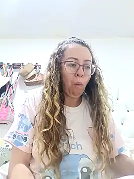 miss hanna07 online show from April 17, 11:29 pm