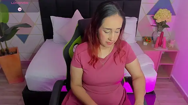 jadde13  online show from October 8, 8:35 pm