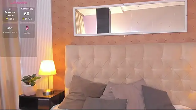 Snapshot of zoe_alanaa chatting on October 18, 8:10 pm zoe alanaa online show from October 18, 8:10 pm
