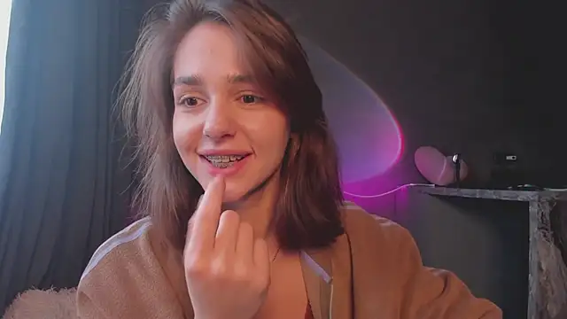 JudyAngil online show from October 15, 6:05 am