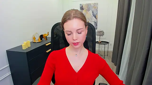 MileyWings online show from March 15, 12:51 pm