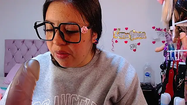 lanaqueen699 online show from April 1, 1:41 pm