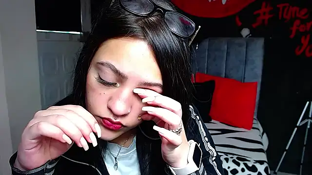 Violettasquirt online show from March 24, 2:00 pm