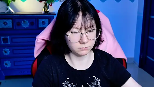 NancyMartinez online show from October 25, 5:15 am