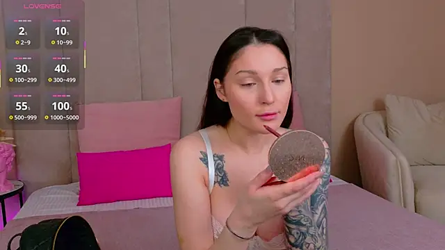 RoxiLester online show from November 20, 5:08 am