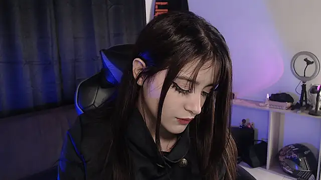 liz-beths online show from November 30, 12:48 am