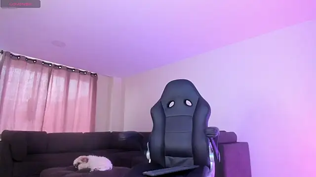 sharonmiller 2  online show from April 9, 7:19 pm