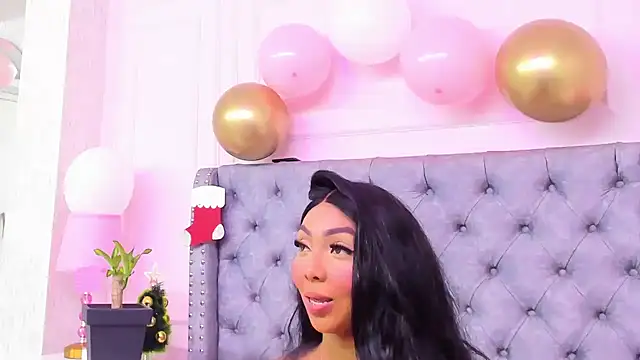 HaileeRoberts online show from December 21, 1:15 pm