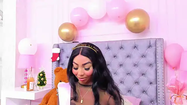 HaileeRoberts online show from December 18, 12:32 pm