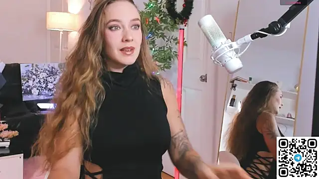 AngelPaull online show from March 4, 10:05 pm