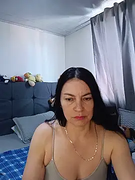 renata hot1 online show from June 1, 7:15 pm
