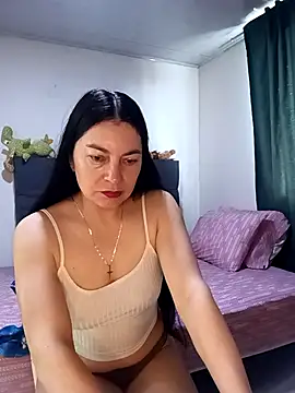 renata hot1 online show from October 27, 6:24 pm