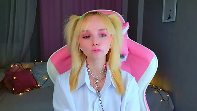 b4by LoL1 online show from February 27, 2:28 pm