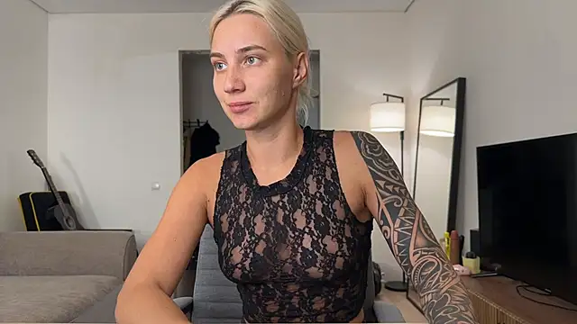 AnneBall online show from December 4, 4:30 pm